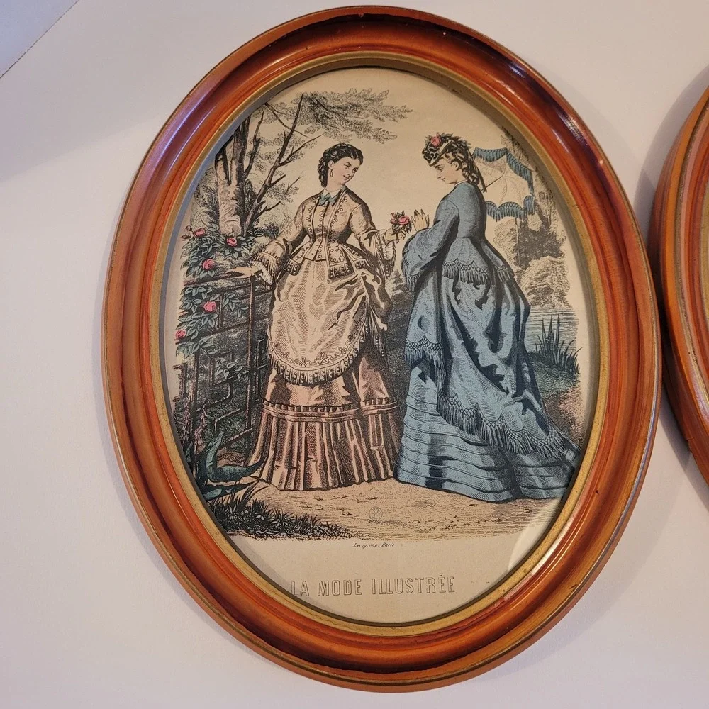 VTG LA MODE ILLUSTRE Victorian Ladies In Garden Wooden Oval Picture Frames